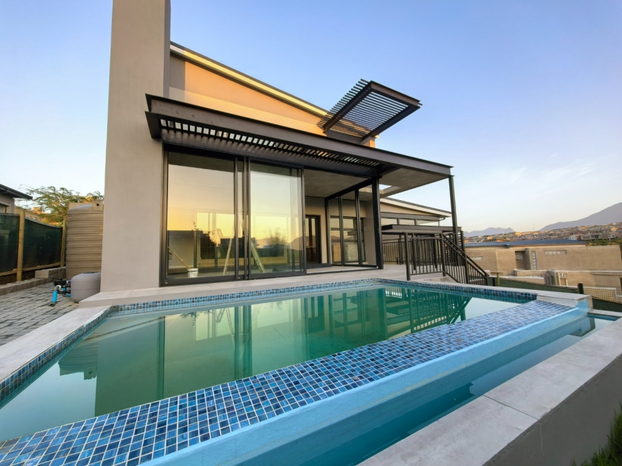 4 Bedroom Property for Sale in Welgelegen Western Cape